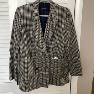 BNWT Zara double breasted blazer with suede elbow patches. Size medium.